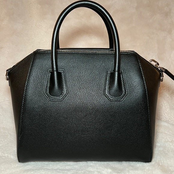 Givenchy Antigona Small Top Handle Bag in Grained Leather - Black - Picture 3 of 10